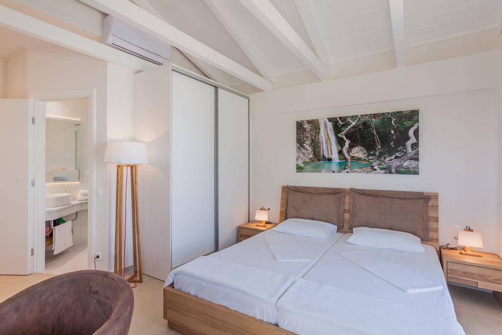 Villa White