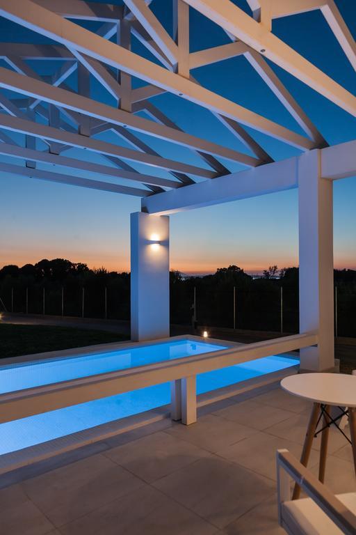 Villa White